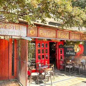divina-hostel.hotels-in-tirana.com/
